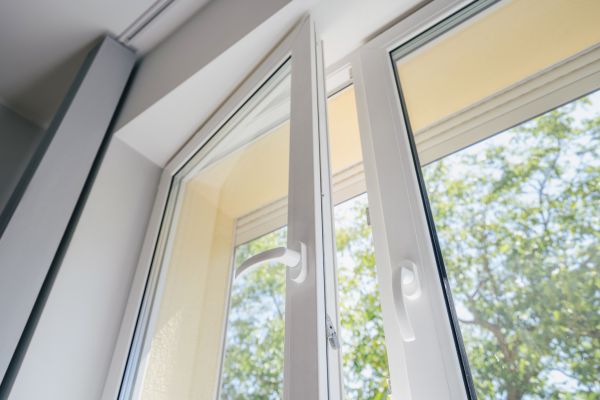 Vinyl Window Replacement in Holiday