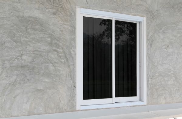 Sliding Window Replacement in Holiday